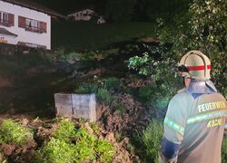 // Einsatz // - Hochwasser, Auspumpen Wasserschaden, Person in Notlage