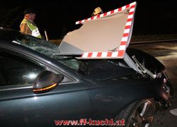 Verkehrsunfall - Spiegel stand im Weg ...