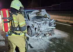 // EINSATZ // Verkehrsunfall mit PKW-Brand